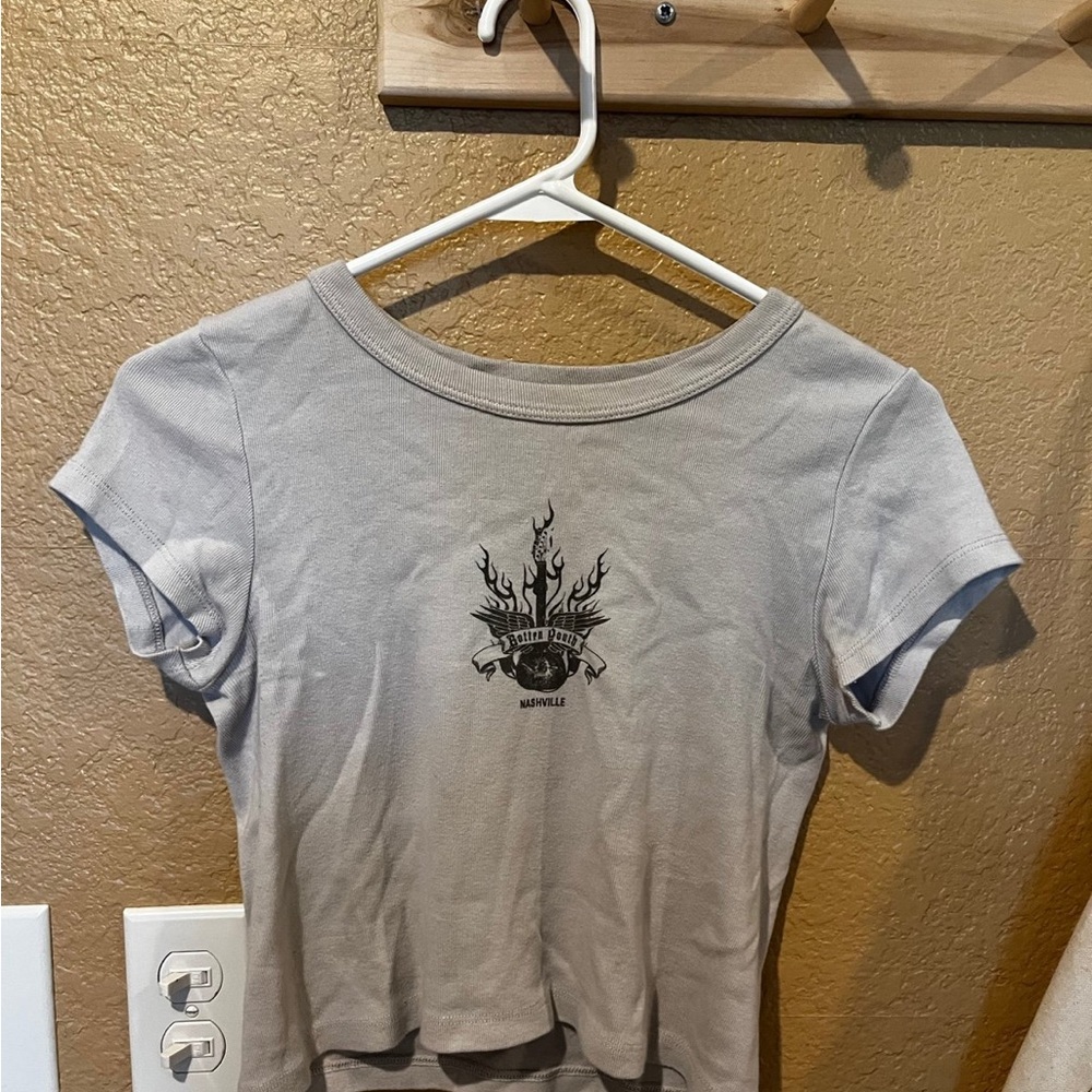 Brandy Melville Ashlyn Graphic Women Top
